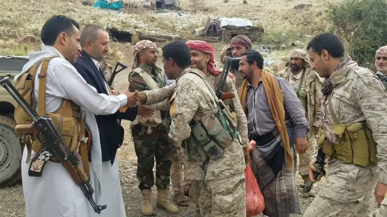 وكيل محافظة ذمار يتفقد أبطال الجيش الوطني المرابطين في جبهة صرواح