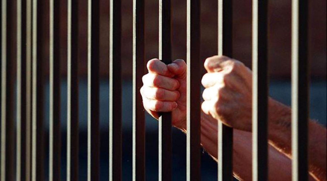 تدهور صحة صحافي جراء التعذيب في سجون الحوثي
