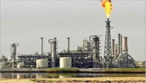 مصافي عدن تضخ وقود إسعافي إلى محطات الكهرباء في عدن