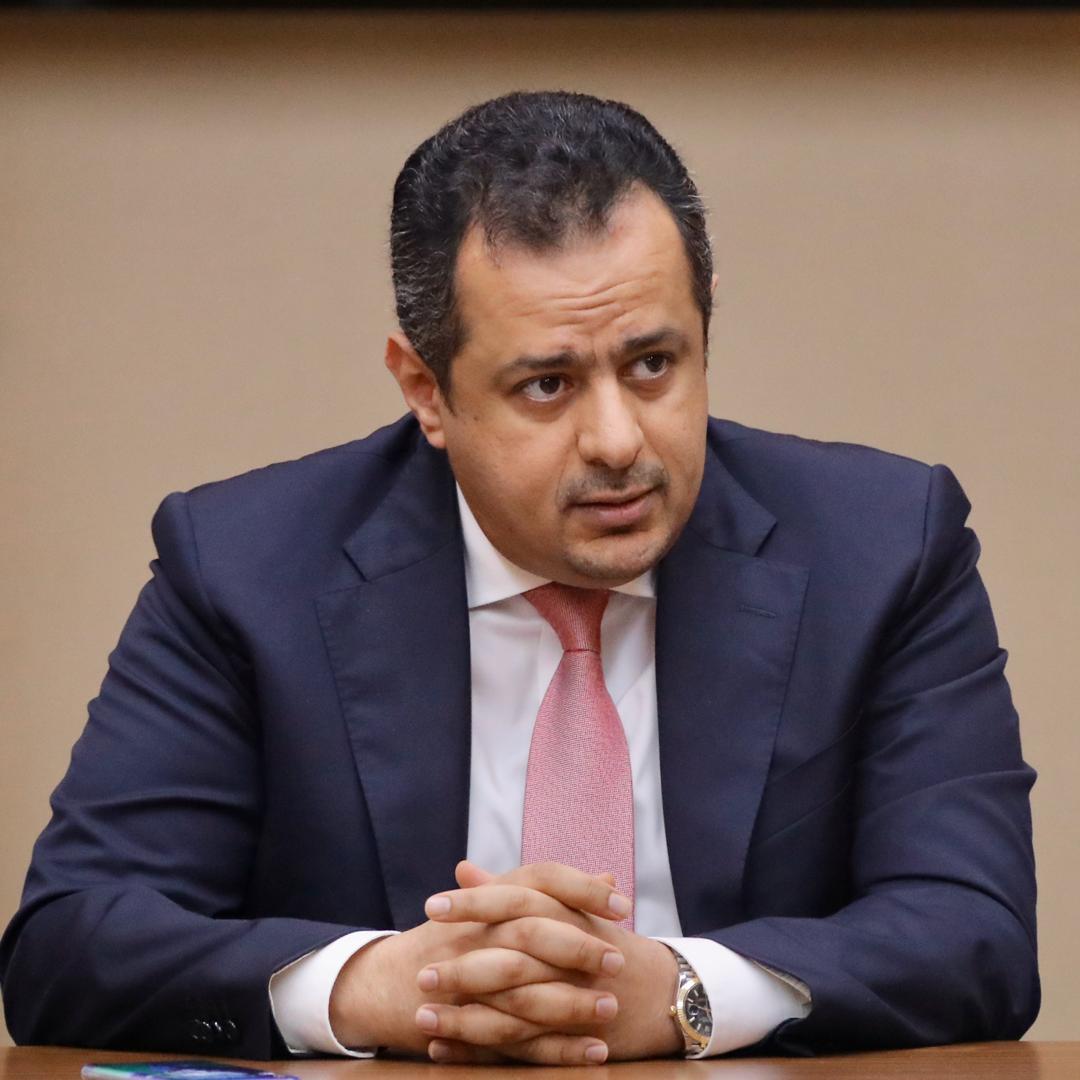 رئيس الوزراء يوجه بتنفيذ حلول عاجلة للمخاطر المحتملة جراء استمرار تدفق السيول الخارجة من سد مأرب