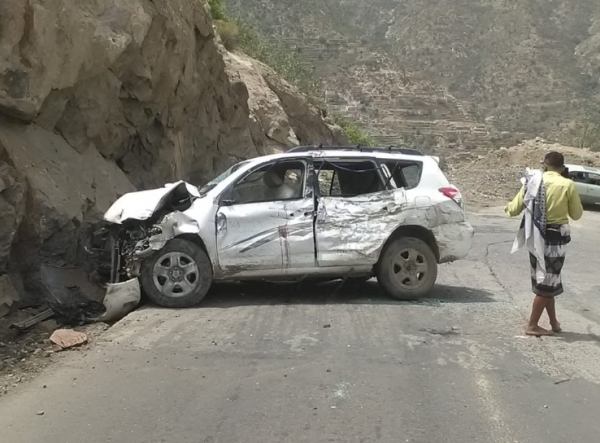 وفاة شخص وإصابة آخرين في حادث سير جنوبي تعز