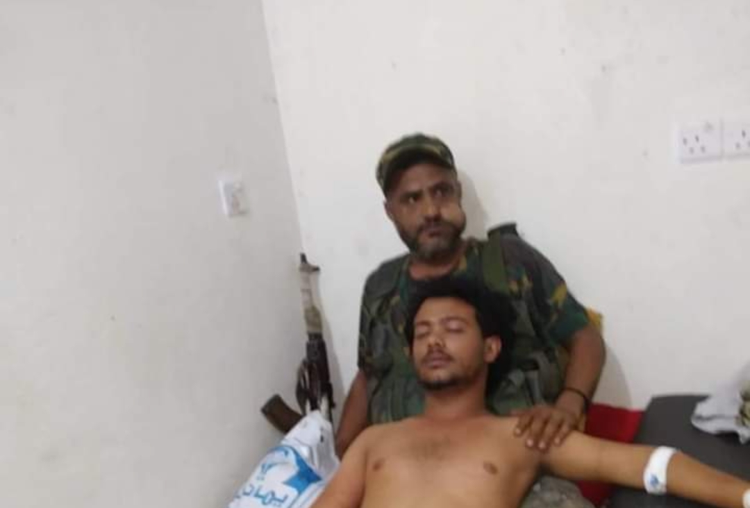 " الحمى " تقتل أحد شباب عدن والمستشفيات ترفض استقباله ( صورة ) 