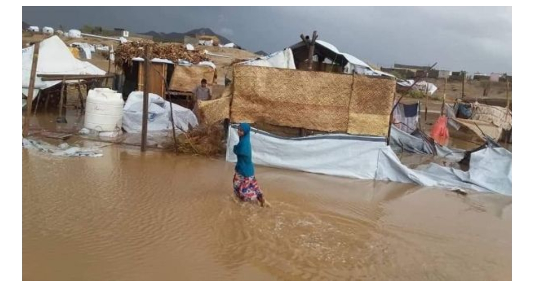 صورة مؤلمة من مخيمات اللاجئين في مأرب