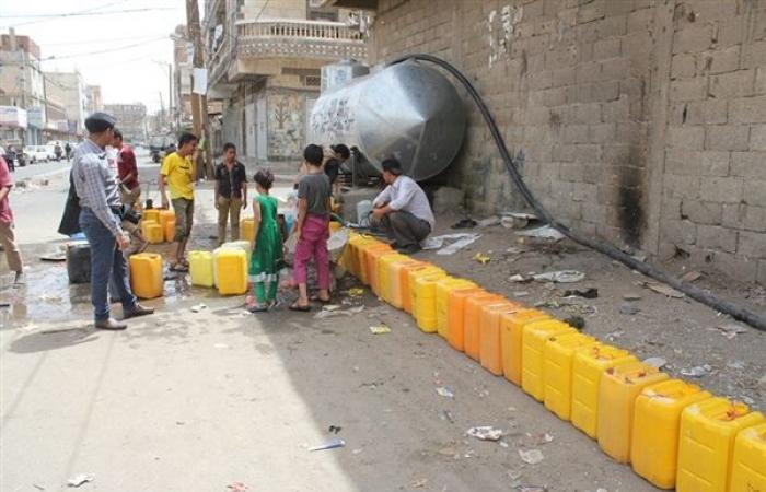 غضب في البريقه بسبب إستمرار إنقطاع المياه عن المديرية 