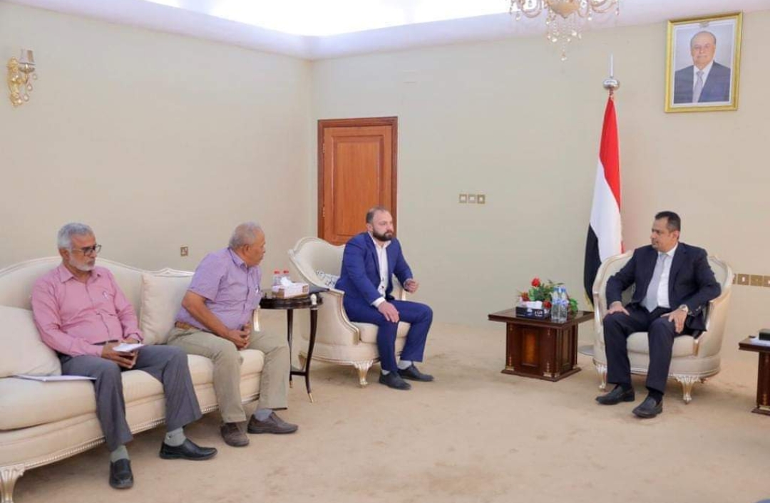 رئيس الوزراء يشدد على ضرورة تسريع انجاز مشروع إعادة تأهيل محطة الحسوة