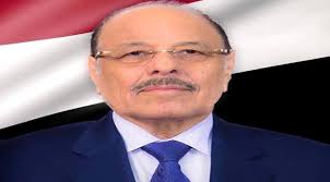 نائب الرئيس يهاتف محافظ مأرب :  الموقف الدولي يشجع الحوثيين على تماديهم  والأخير يؤكد ان ستظل مأرب قلعة شامخة في وجه الحوثيين: 