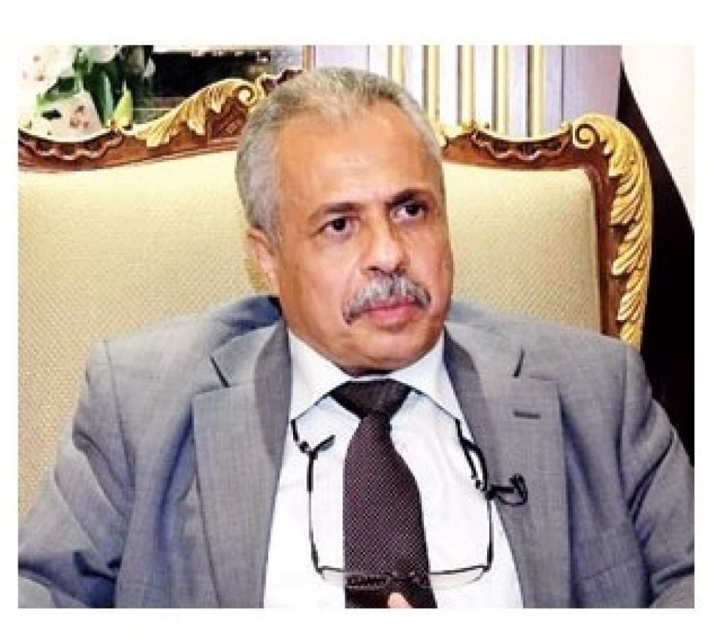 وزير الصناعة يصدر قرارين بفتح مكاتب لهيئة المواصفات والمقاييس في المهرة وشبوة