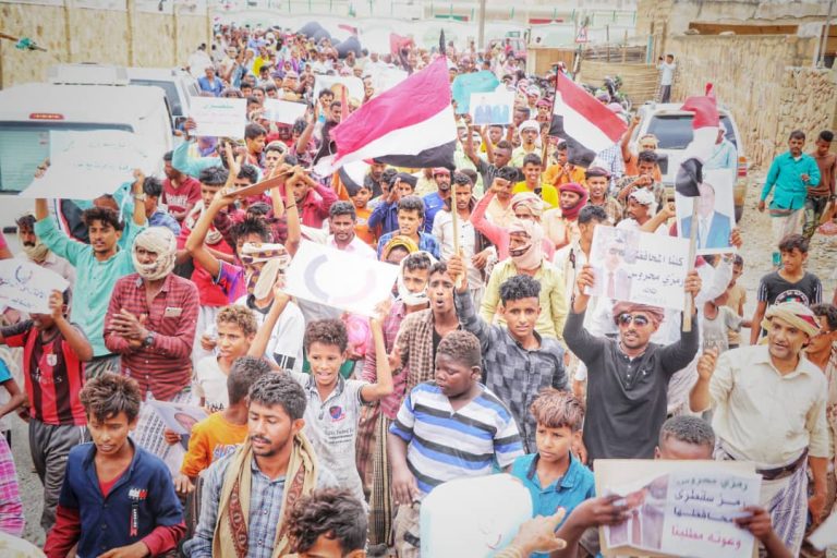  سقطرى تعلن تاييدها للرئيس هادي