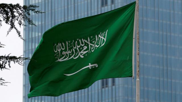 السعودية تعلن رسيما تمدد صلاحية تأشيرات الزيارة آليًا ودون مقابل مالي