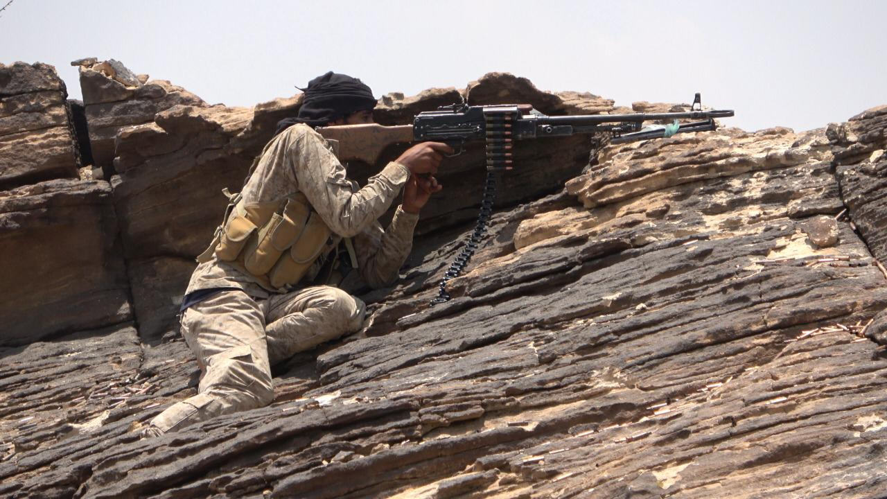 الجيش الوطني يدمر رتلا عسكريا ومقتل قيادي حوثي في باقم بمحافظة صعدة