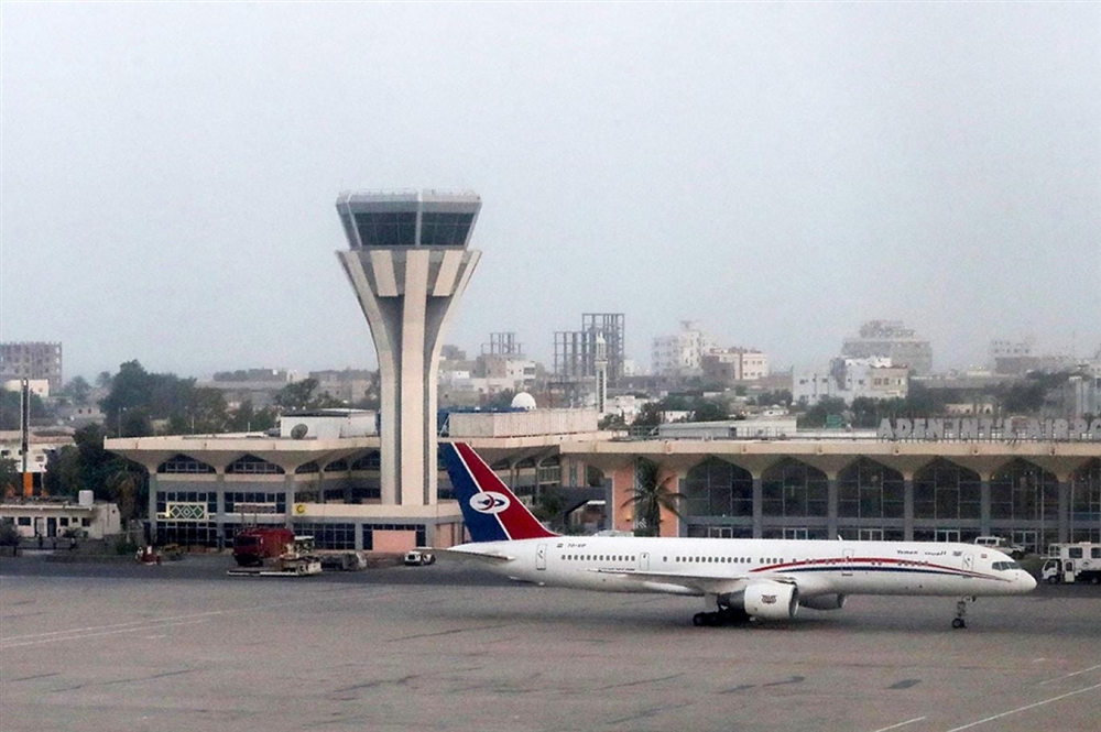 مصادر طائرة إماراتية تهرب عدد من قيادات الانتقالي بعد وصولها بشكل مفاجئ إلى مطار عدن