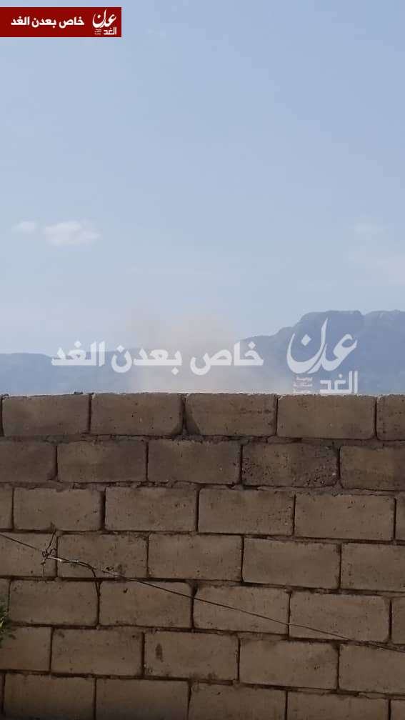 قصف حوثي يستهدف معسكر اللواء 115بصاروخ بالستي