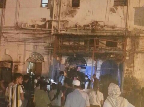 سقوط عمارة في عدن واصابة عدد من المواطنين
