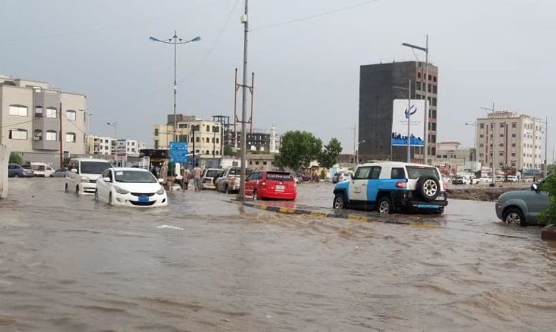 المالية تعزز حساب محافظة عدن بمليار ريال لمواجهة آثار المنخفض الجوي