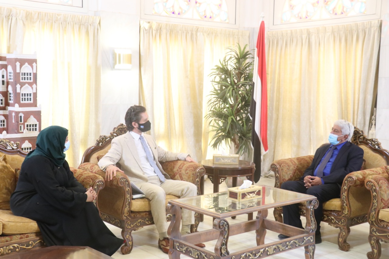 وزير الصحة يبحث مع نائب السفير البريطاني التعاون الثنائي في المجال الصحي