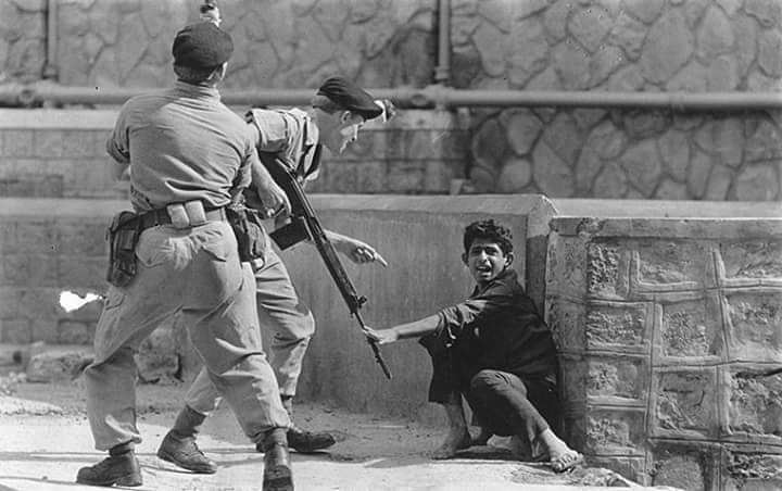 تعرف على الطفل الثائر على بريطانيا بعد عشرات السنين ( صورة حديثة )
