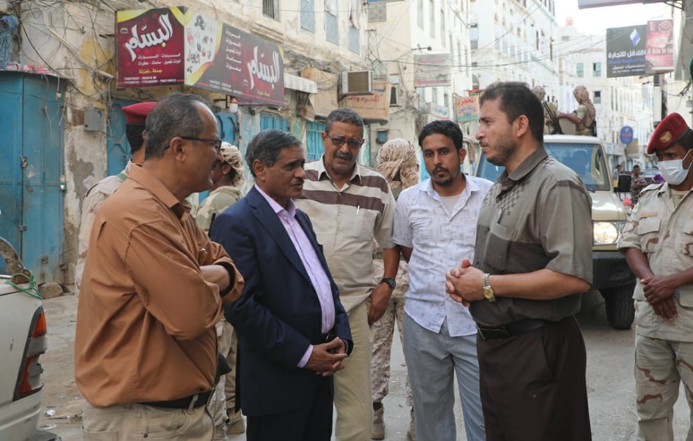محافظ حضرموت يتفقد عدد من المشاريع الخدمية والسياحية في مدينة المكلا