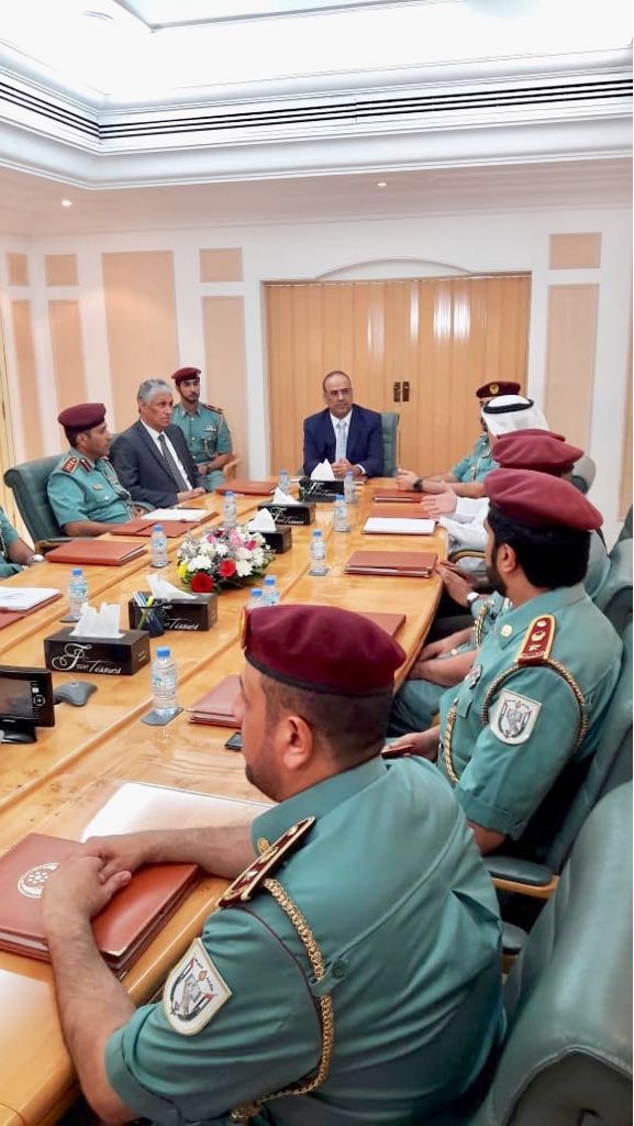 وزير الداخلية يزور كلية الشرطة بالعاصمة ابوظبي