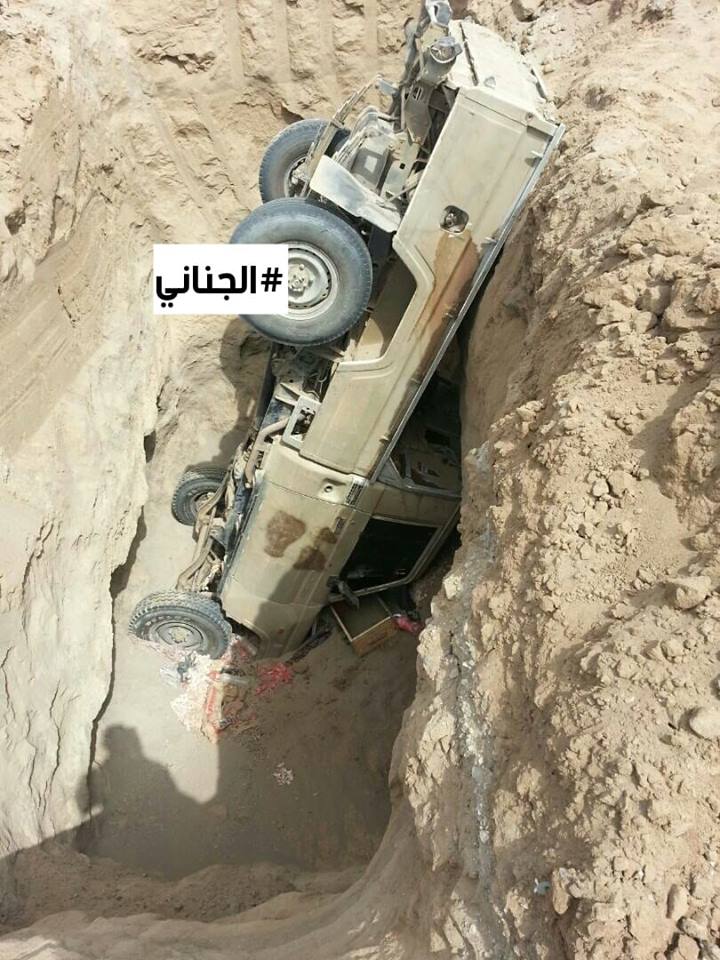 الطقم الحوثي الذي سقط في احد خنادقهم 