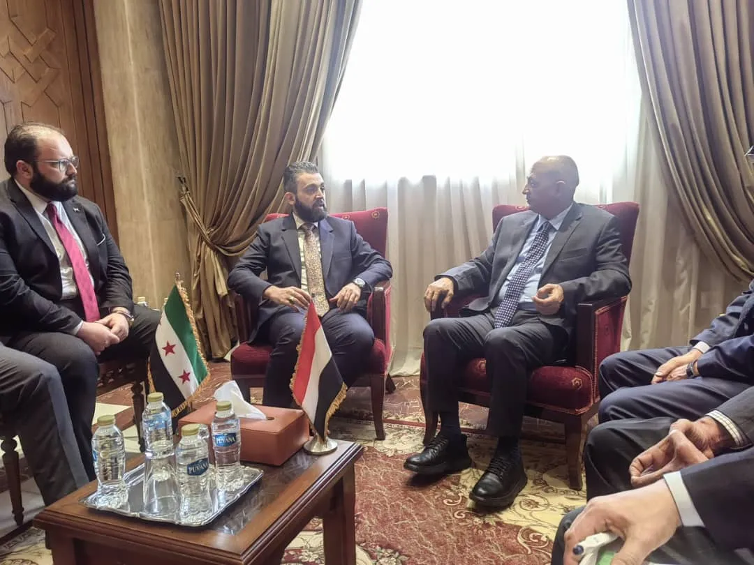 الوزير الشرجبي يبحث مع وزير الإدارة المحلية والبيئة السوري تعزيز التعاون البيئي 