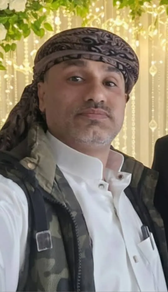 سمير أبو البراء.. أخلاقٌ تُقرّبه من الناس ومواقفٌ صنعت له مكانةً في قلوب أبناء تعز